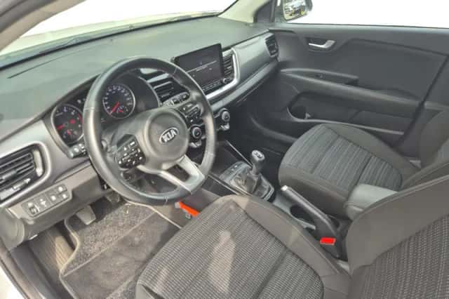 Kia Stonic (2021) thumbnail 11