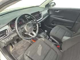 Kia Stonic (2021) thumbnail 11