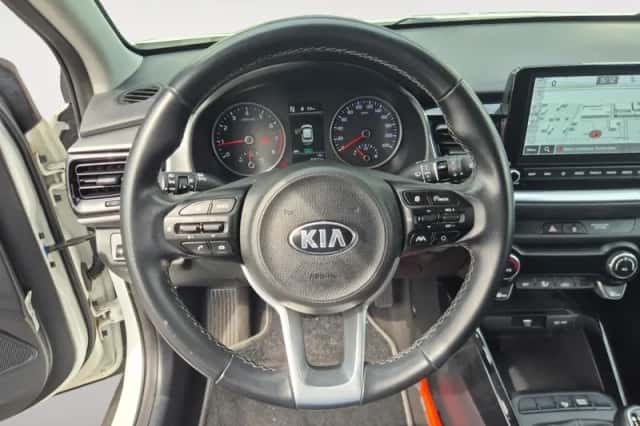 Kia Stonic (2021) thumbnail 12