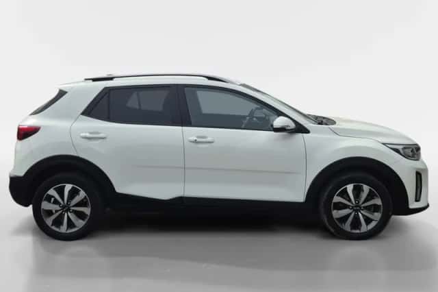 Kia Stonic (2021) thumbnail 5