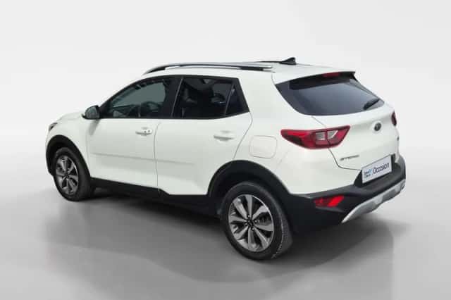 Kia Stonic (2021) thumbnail 8