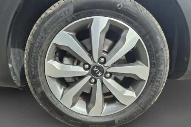 Kia Stonic (2021) thumbnail 9