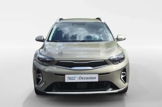 Kia Stonic (2023) thumbnail 3