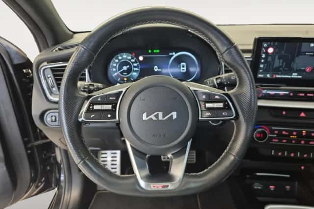 Kia Proceed (2023) thumbnail 13