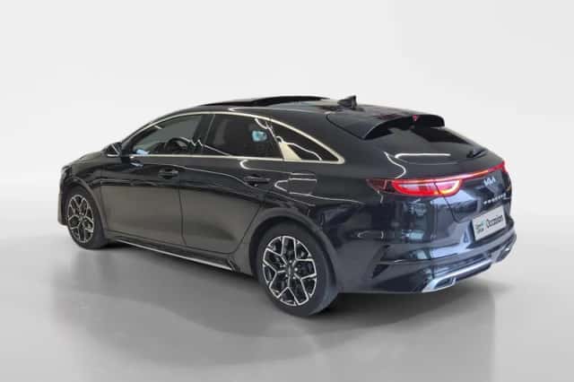 Kia Proceed (2023) thumbnail 8