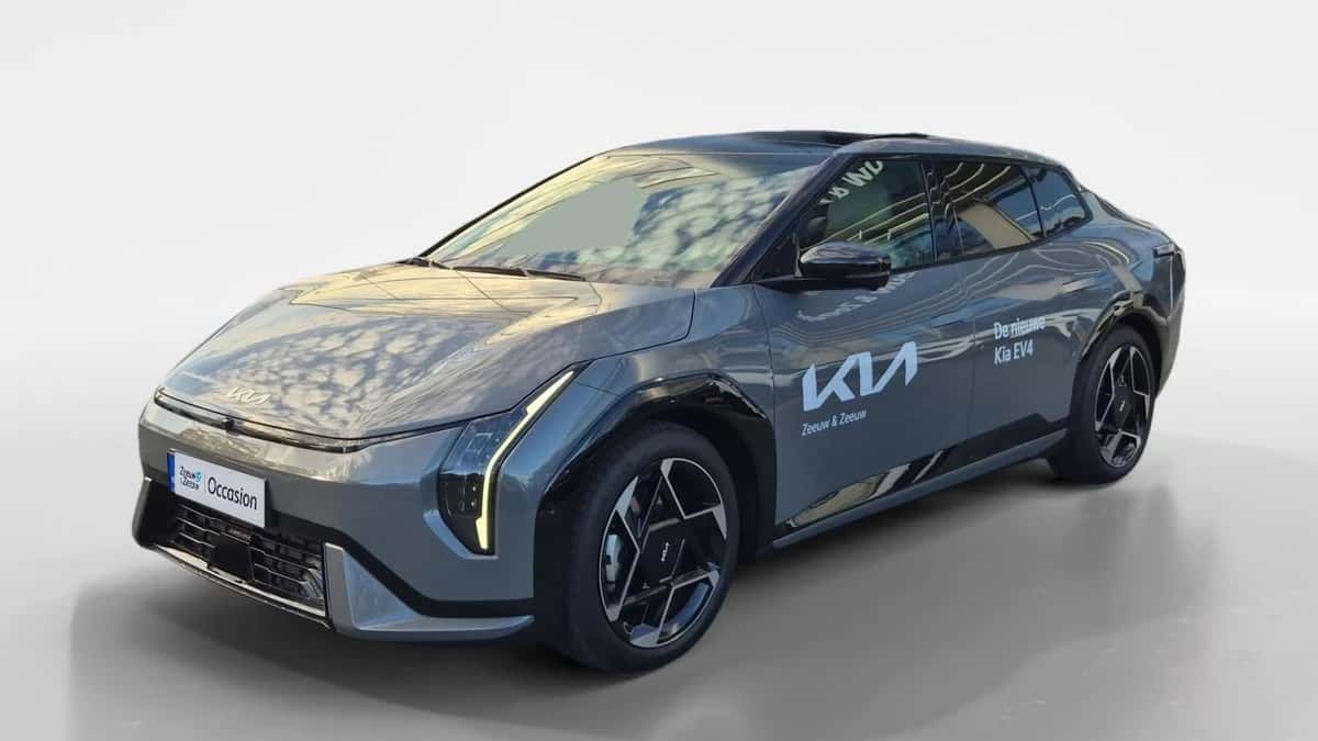 Kia EV4 (2025) — foto 1