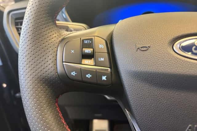 Ford Kuga (2022) thumbnail 14