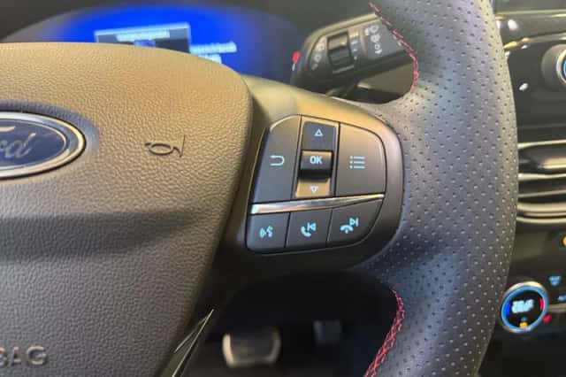 Ford Kuga (2022) thumbnail 15