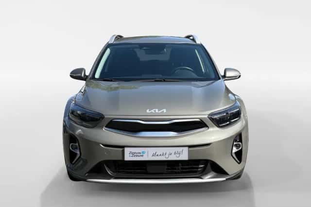 Kia Stonic (2023) thumbnail 5