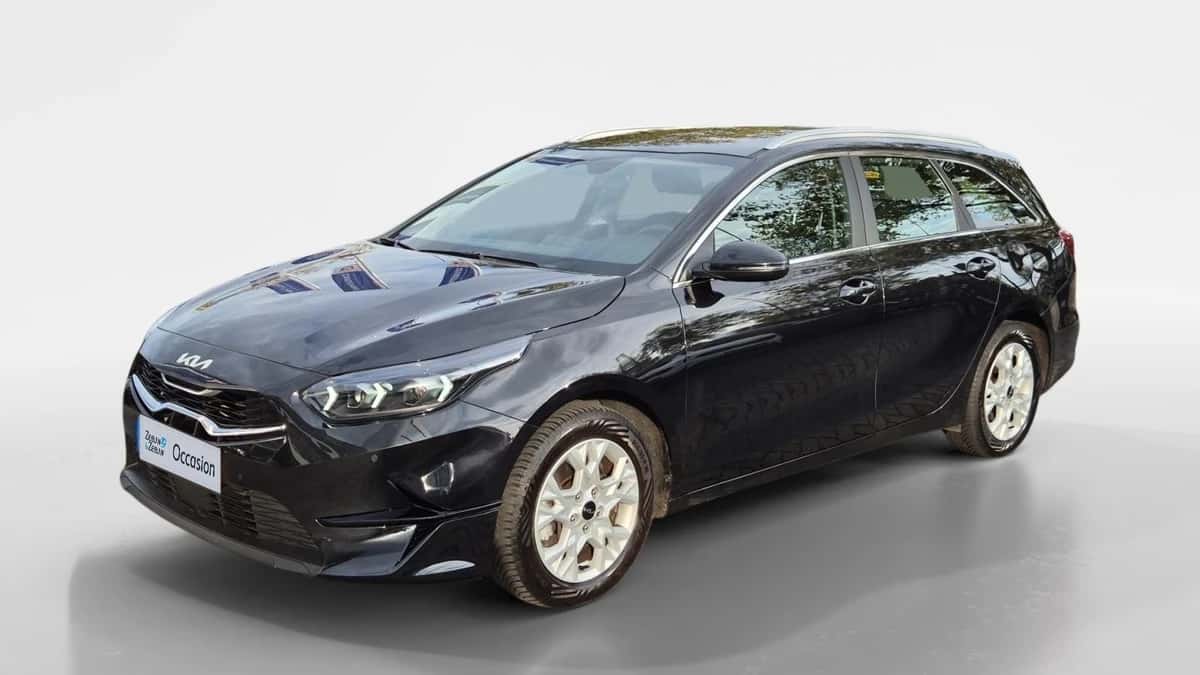 Kia Ceed Sportswagon (2024) — foto 1