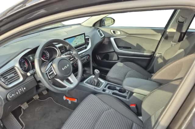 Kia Ceed Sportswagon (2024) thumbnail 11