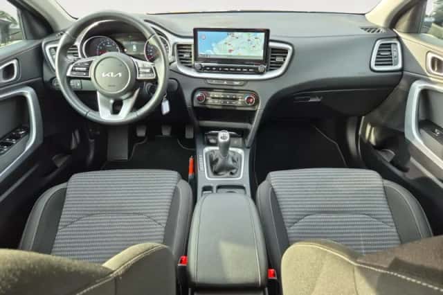 Kia Ceed Sportswagon (2024) thumbnail 16