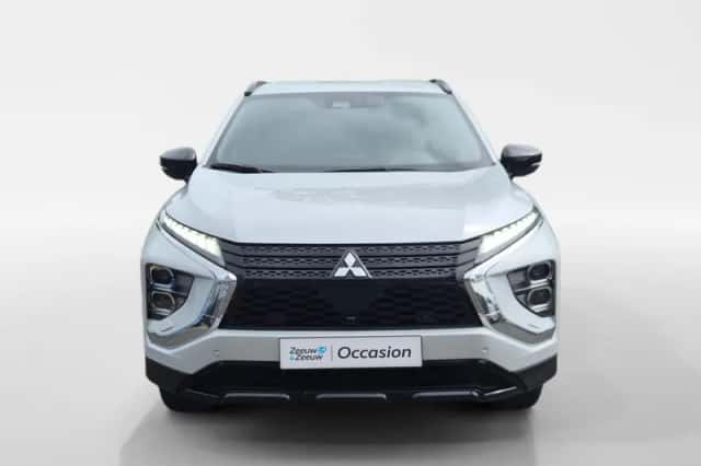 Mitsubishi Eclipse Cross (2023) thumbnail 3