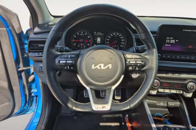 Kia Rio (2023) thumbnail 13