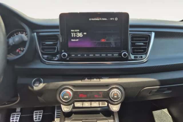 Kia Rio (2023) thumbnail 18