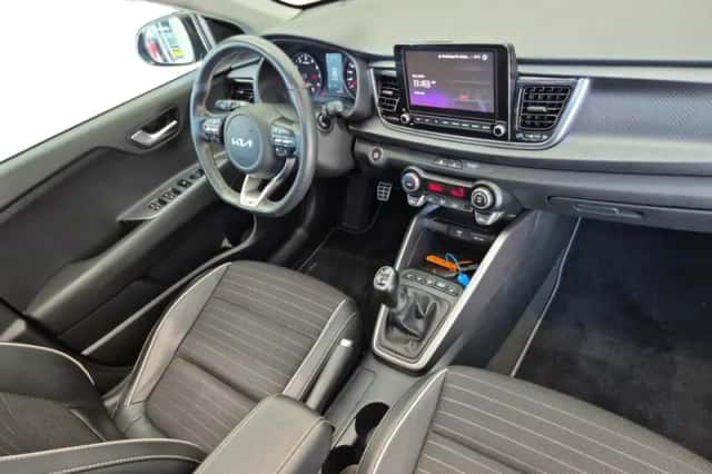 Kia Rio (2023) thumbnail 21