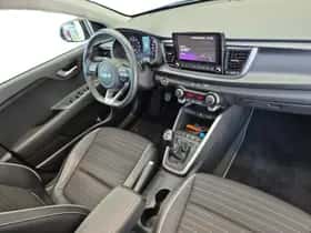 Kia Rio (2023) thumbnail 21