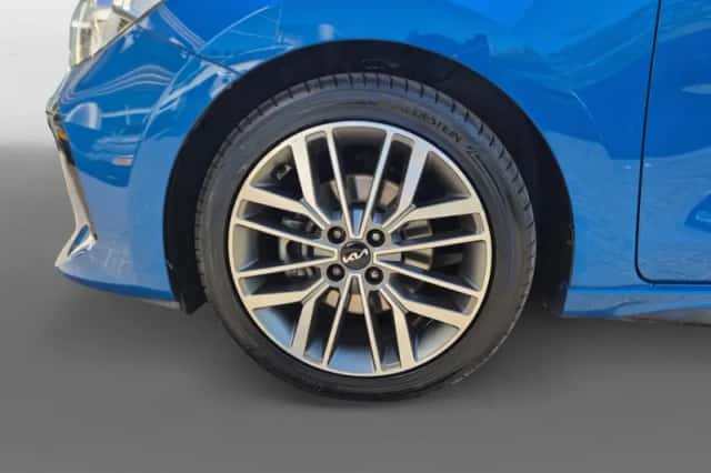 Kia Rio (2023) thumbnail 9