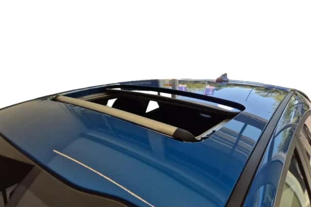 Kia Rio (2023) thumbnail 10