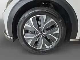 Kia EV6 (2023) thumbnail 9