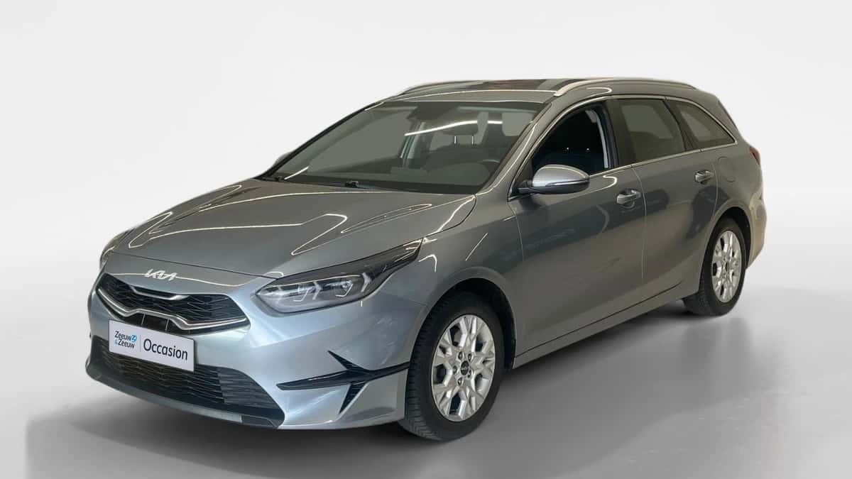 Kia Ceed Sportswagon (2022) — foto 1
