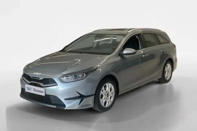 Kia Ceed Sportswagon (2022) thumbnail 2