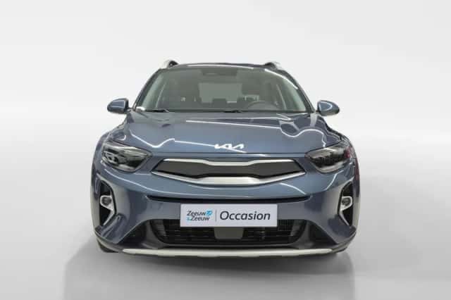 Kia Stonic (2023) thumbnail 3