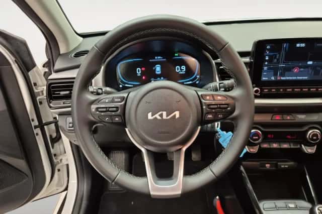 Kia Stonic (2024) thumbnail 12