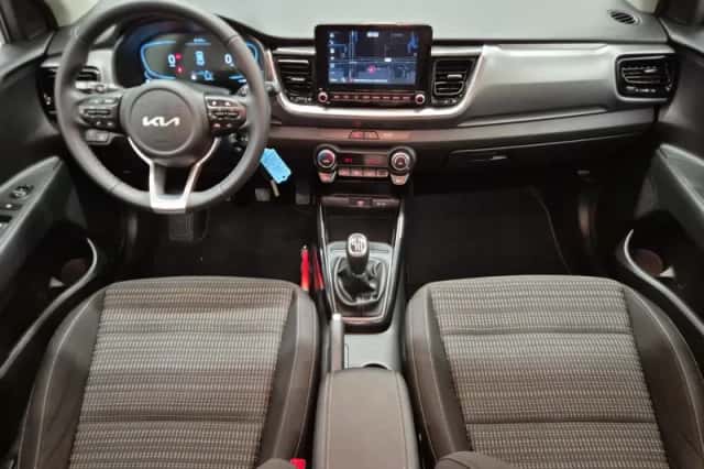 Kia Stonic (2024) thumbnail 16