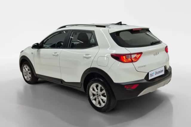 Kia Stonic (2024) thumbnail 8