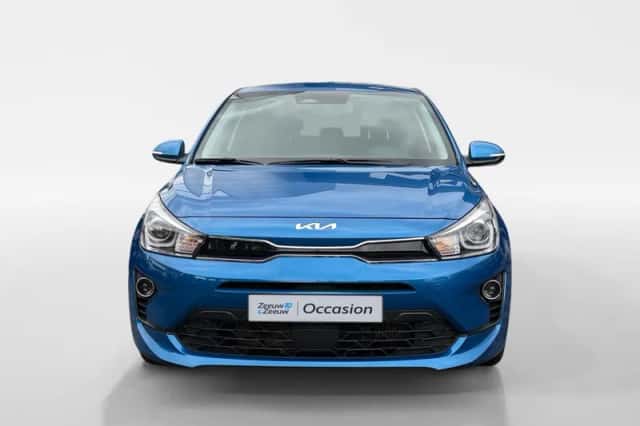 Kia Rio (2021) thumbnail 3