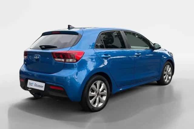Kia Rio (2021) thumbnail 5