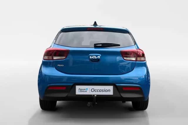 Kia Rio (2021) thumbnail 6