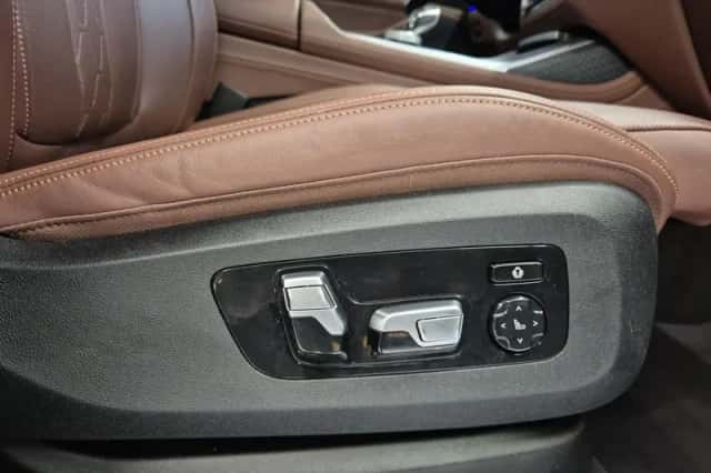 BMW X7 (2020) thumbnail 16