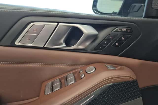 BMW X7 (2020) thumbnail 18
