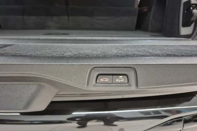 BMW X7 (2020) thumbnail 31