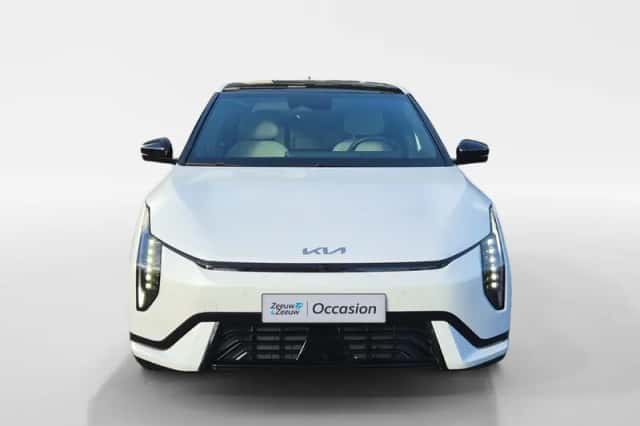 Kia EV4 (2025) thumbnail 3