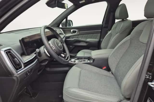 Kia Sorento (2024) thumbnail 11