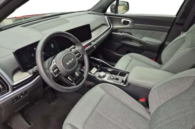 Kia Sorento (2024) thumbnail 12
