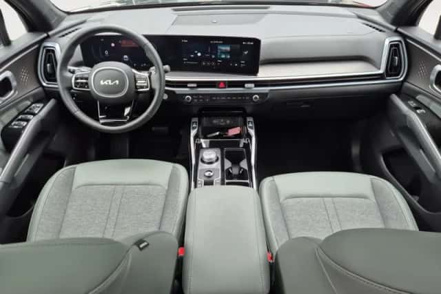 Kia Sorento (2024) thumbnail 17