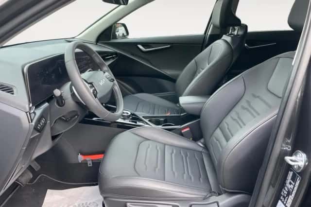 Kia Niro (2025) thumbnail 4