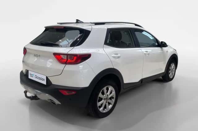 Kia Stonic (2024) thumbnail 2