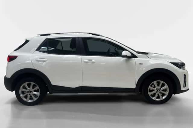 Kia Stonic (2024) thumbnail 3