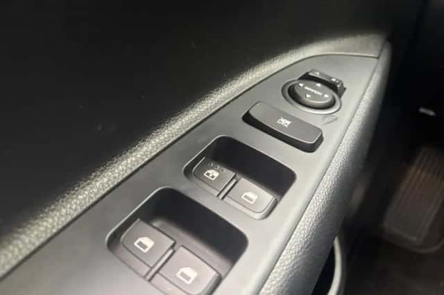 Kia Stonic (2024) thumbnail 23