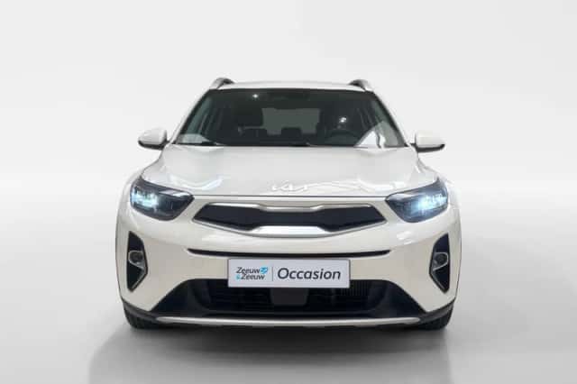 Kia Stonic (2024) thumbnail 4