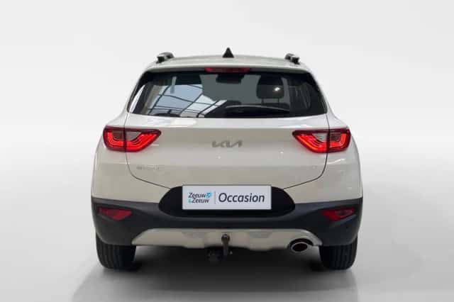 Kia Stonic (2024) thumbnail 5