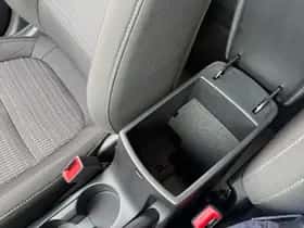 Kia Stonic (2019) thumbnail 15