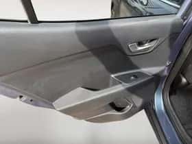 Kia Stonic (2019) thumbnail 16