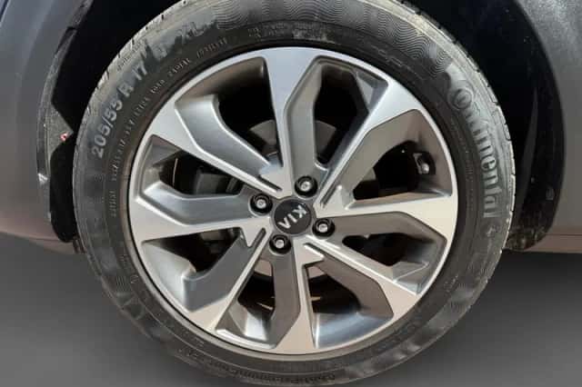 Kia Stonic (2019) thumbnail 17