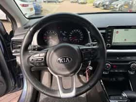 Kia Stonic (2019) thumbnail 21